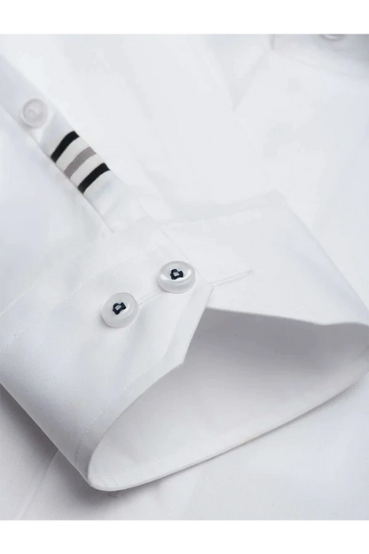 WHITE SHIRT WITH STYLISH ACCENT
