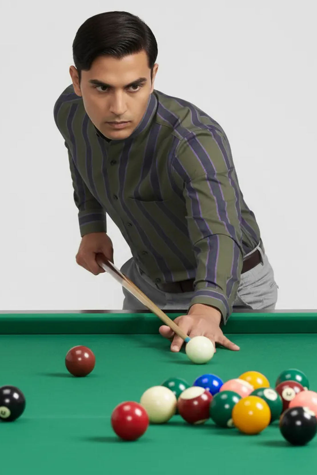 ELEGANT SHIRT IN DEEP HUES