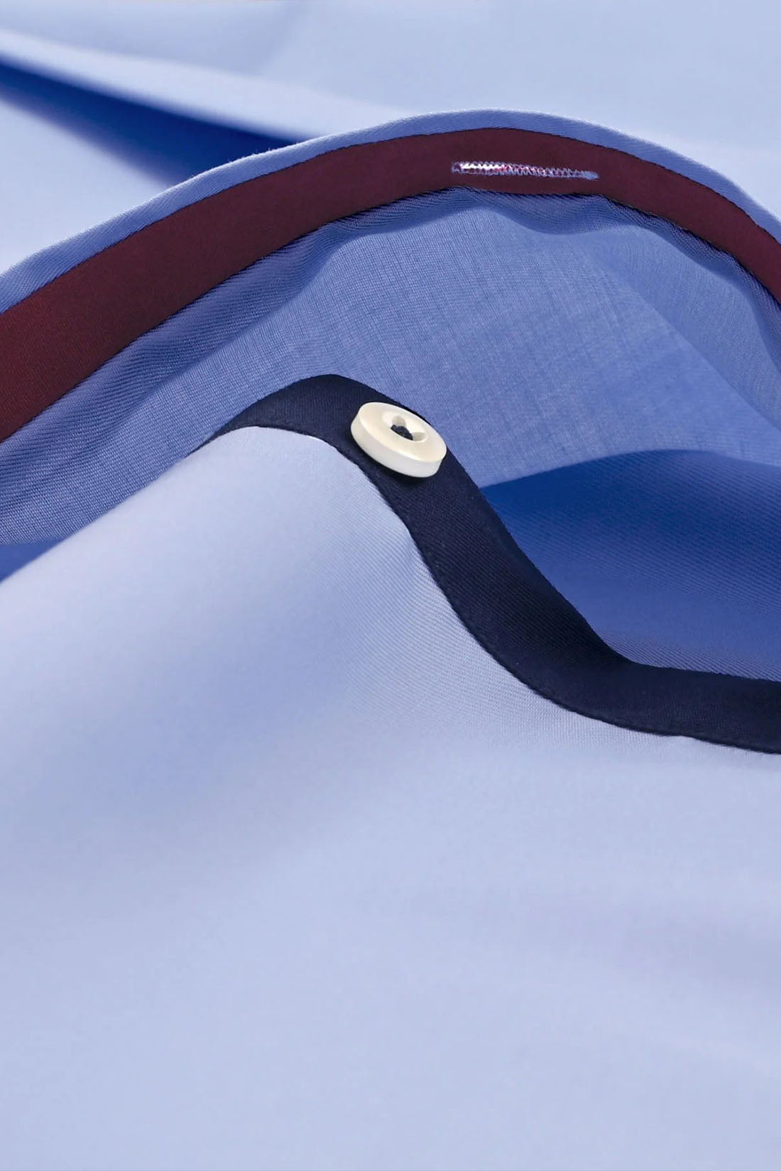 PALE SKY REFINED ACCENT SHIRT